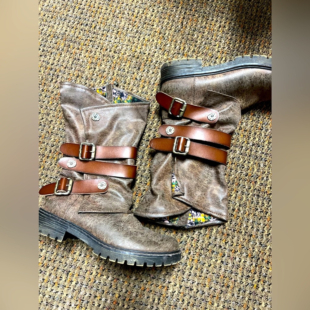 Brown and yellow flower pattern fall boots. Calf high boots. Side zip boots.